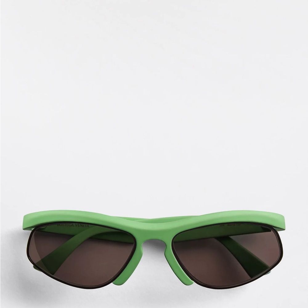Bottega Veneta Sporty Oval Sunglasses in Green